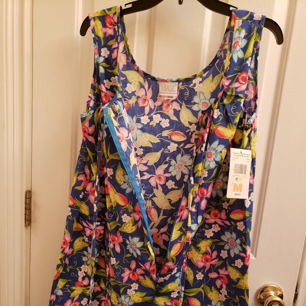 NWT Simply basic dress. - Picture 3 of 9